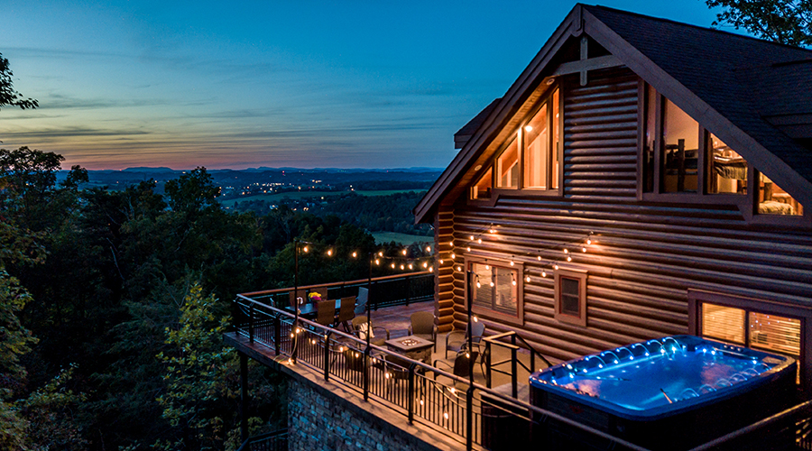 Luxury cabin with hot tub in Sevierville overlooking the Smoky Mountains