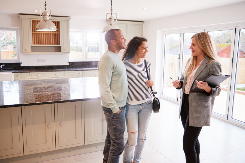 7 benefits of working with a real estate agent when buying a home