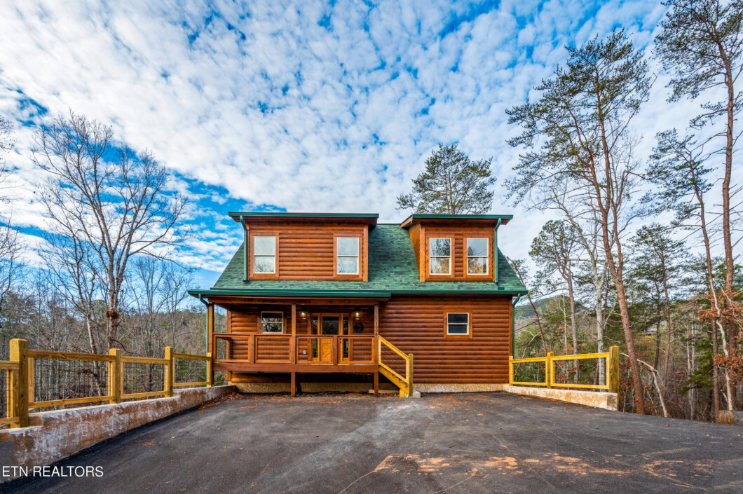 1256451 - 1808 Deer Haven Rd - Smoky Mountain Homes for Sale & Cabins for Sale