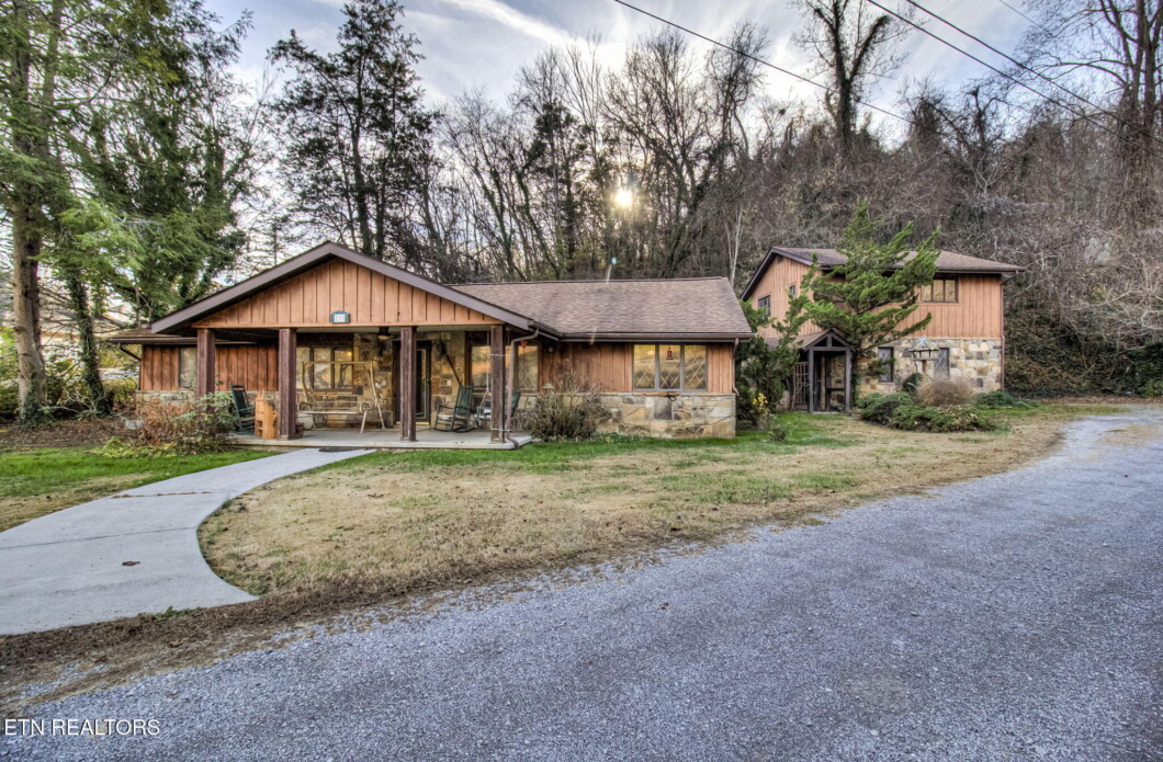 1284094 - 235 238 Maggie Mack Lane - Smoky Mountain Homes for Sale & Cabins for Sale