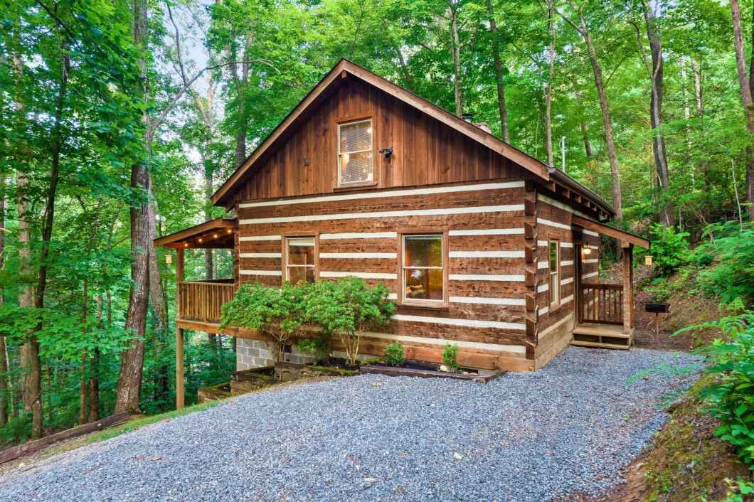 303030 - 2201 Berry Clark Drive - Smoky Mountain Homes for Sale & Cabins for Sale